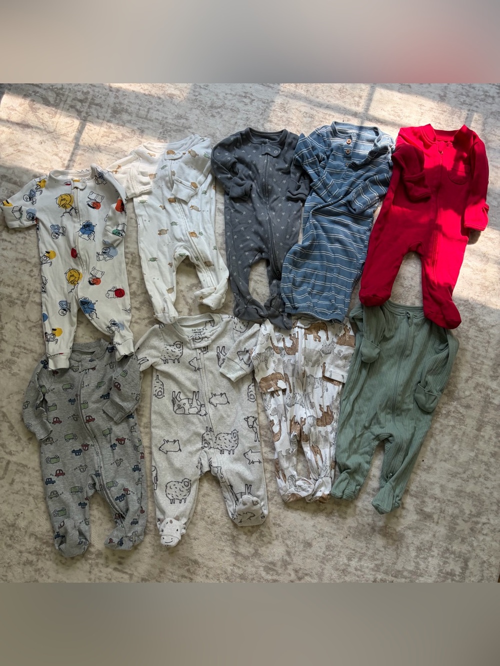 8 sleepers, 1 gown, 1 free sleeper 10 baby boy pieces total size 0/3 / 3 months